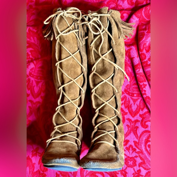 MINNETONKA MOCCASINS AND SCARVES BUNDLE - Picture 3 of 9